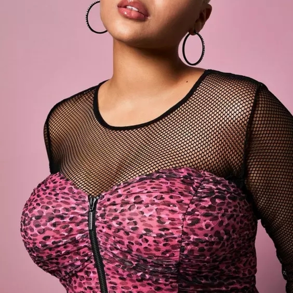 Pink Leopard Print Sleeveless Dress with Front Zip - Picture 3 of 8